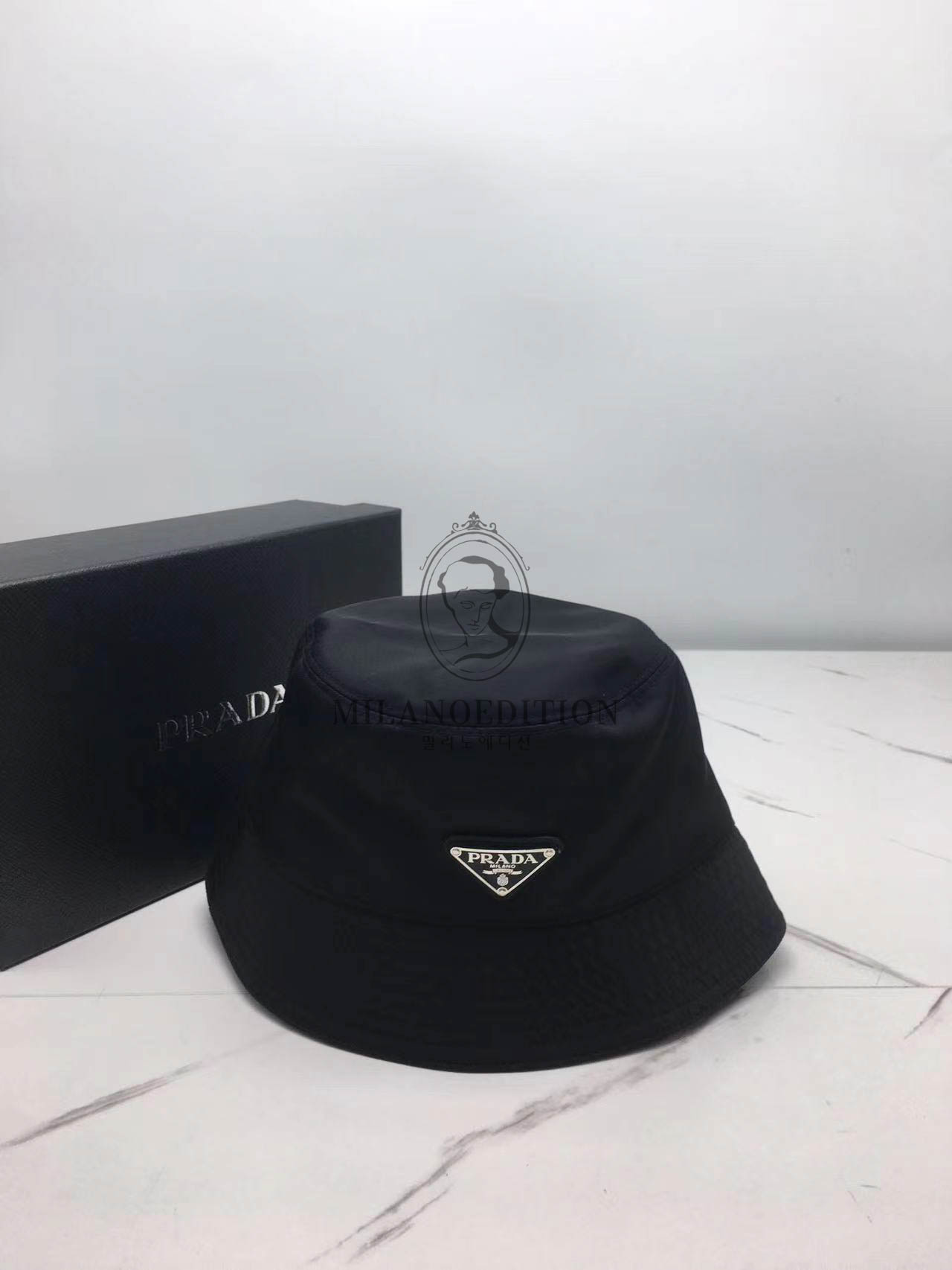프라다 리나일론 버킷햇