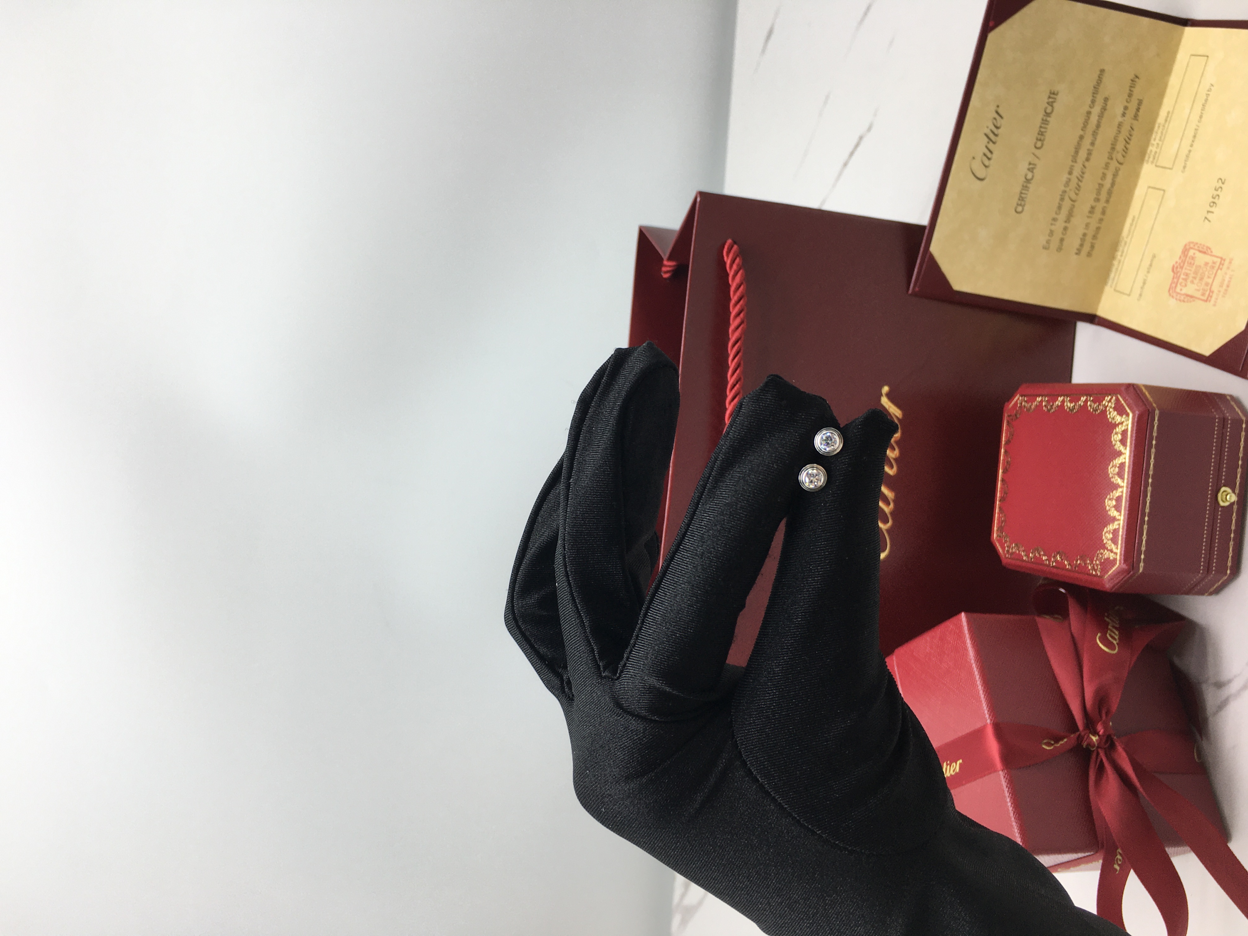 까르띠에 cartier 다무르 스터드 귀걸이 (컬러 화이트골드)