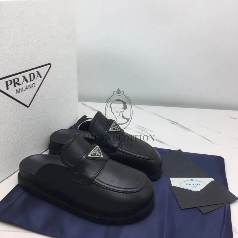 프라다 블로퍼 (컬러 블랙)